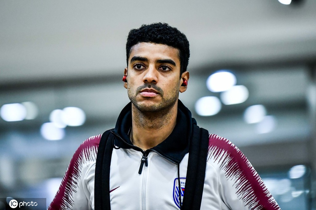 开云官网-纽约尼克斯训练开放日，今晚绝杀压哨引欢呼，社区盾在即，阵容厚度经受考验