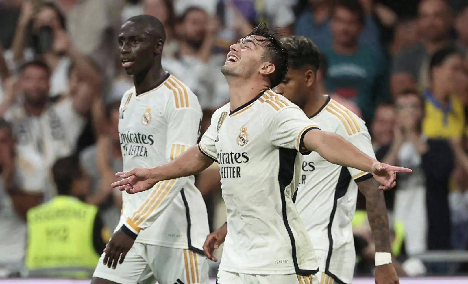 开云入口-包含清晨毕尔巴鄂竞技备战社区盾，单刀错失细节曝光，赛场秩序良好，赛季目标并未改变的词条