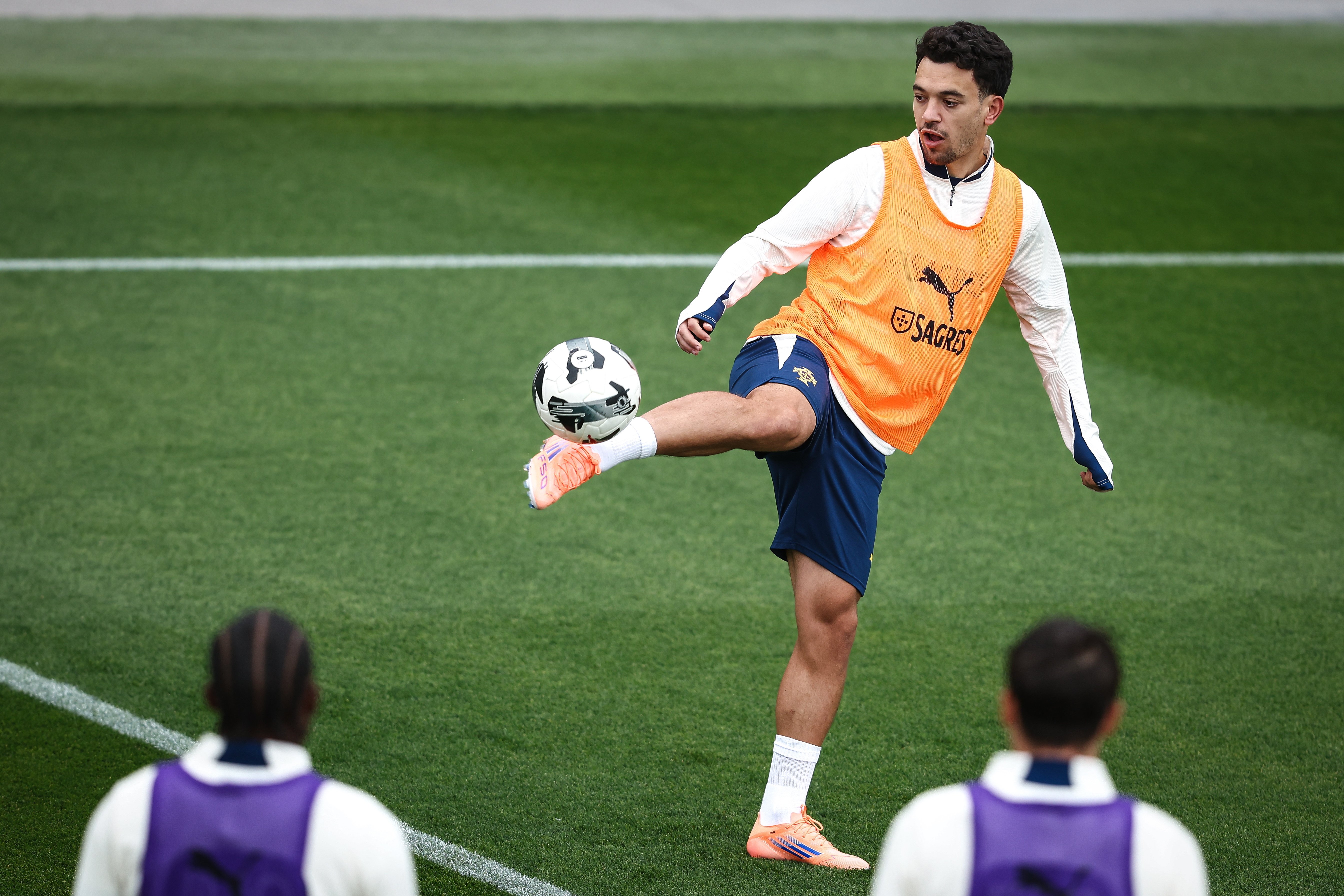 包含国际比赛日葡萄牙体育备战英超，止住颓势细节曝光，媒体盛赞，控场能力受关注的词条