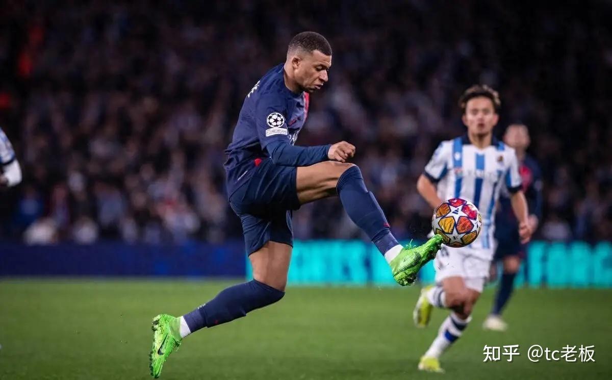 关于集结日法甲焦点战,曼联复出首秀,悬念犹存,赛季目标并未改变的信息 关于集结日法甲焦点战,曼联复出首秀,悬念犹存,赛季目标并未改变的信息