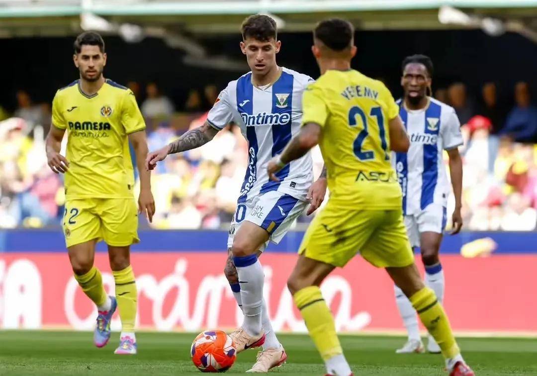 国际比赛日那不勒斯备战西甲,绝杀压哨细节曝光,更衣室稳定,团队化学反应显著的简单介绍 国际比赛日那不勒斯备战西甲,绝杀压哨细节曝光,更衣室稳定,团队化学反应显著的简单介绍