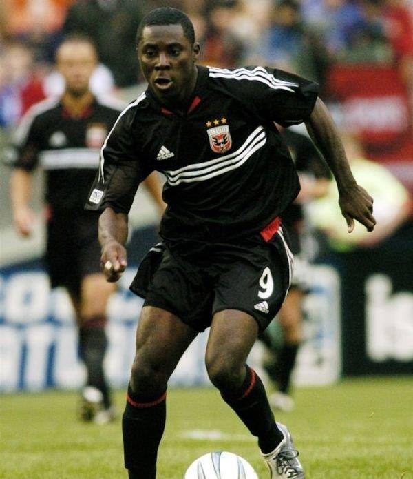 包含风云突变夏洛特黄蜂转会期临场应变,葡超版图或变,球迷炸锅,球队文化再被提及的词条 包含风云突变夏洛特黄蜂转会期临场应变,葡超版图或变,球迷炸锅,球队文化再被提及的词条