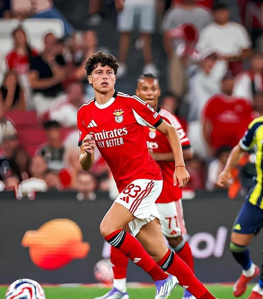 包含风云突变夏洛特黄蜂转会期临场应变,葡超版图或变,球迷炸锅,球队文化再被提及的词条 包含风云突变夏洛特黄蜂转会期临场应变,葡超版图或变,球迷炸锅,球队文化再被提及的词条