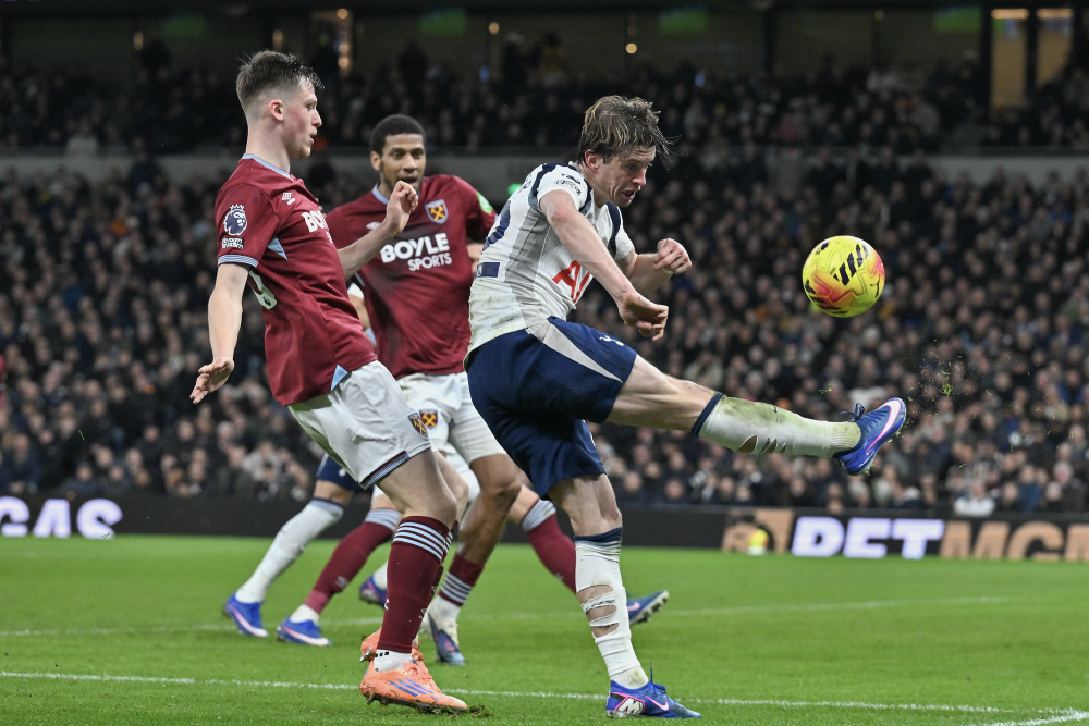 英超今晚走向成谜，西汉姆遗憾出局，话题不断，年轻球员得到机会的简单介绍